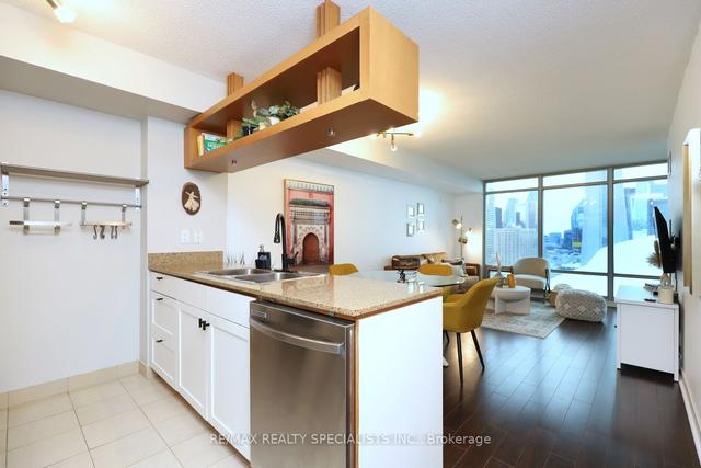 3001 - 81 Navy Wharf Crt, Condo with 1 bedrooms, 1 bathrooms and 1 parking in Toronto ON | Image 3