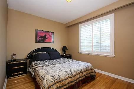 101 Birgitta Cres, House detached with 3 bedrooms, 2 bathrooms and 3 parking in Toronto ON | Image 6
