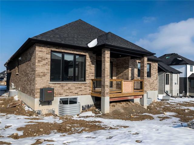 6 Grundy Cres, House detached with 2 bedrooms, 2 bathrooms and 6 parking in Grand Valley ON | Image 35
