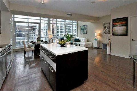 lph10 - 21 Nelson St, Condo with 1 bedrooms, 2 bathrooms and 1 parking in Toronto ON | Image 4