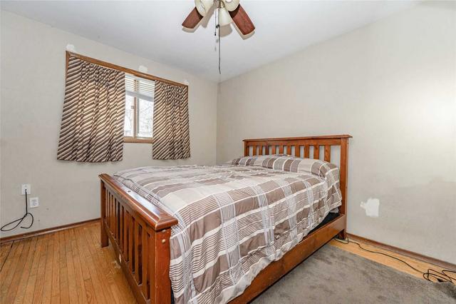 33 Kenwood Cres, House detached with 3 bedrooms, 2 bathrooms and 4 parking in Guelph ON | Image 2
