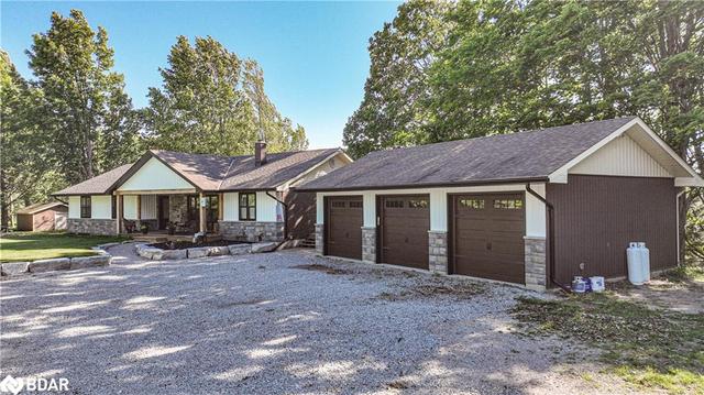 446 Medonte 2 Sideroad, House detached with 5 bedrooms, 2 bathrooms and 13 parking in Oro Medonte ON | Image 3
