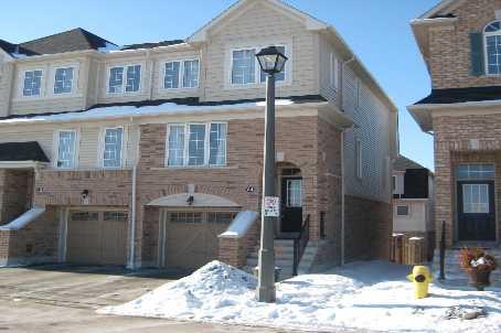 14 Lavan Lane, Townhouse with 3 bedrooms, 3 bathrooms and 1 parking in Ajax ON | Image 1