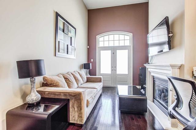 39 Ostrovsky Rd, House semidetached with 3 bedrooms, 3 bathrooms and 3 parking in Vaughan ON | Image 10