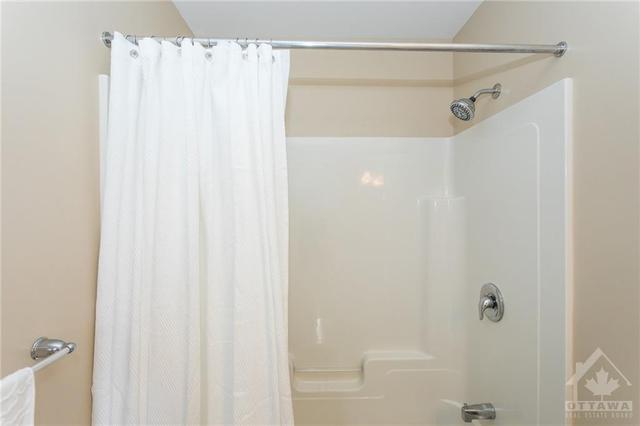 628 Pamplona Private, Townhouse with 3 bedrooms, 3 bathrooms and 3 parking in Ottawa ON | Image 4