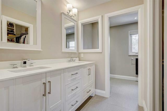 85 Alameda Circ, Townhouse with 4 bedrooms, 4 bathrooms and 2 parking in Vaughan ON | Image 4