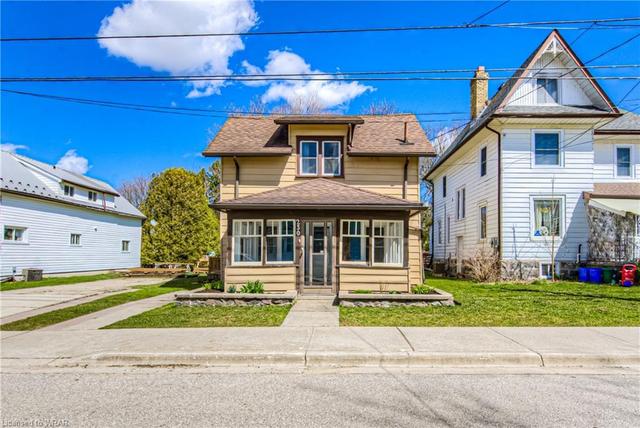 230 Jane Street, House detached with 2 bedrooms, 1 bathrooms and 3 parking in Minto ON | Image 1