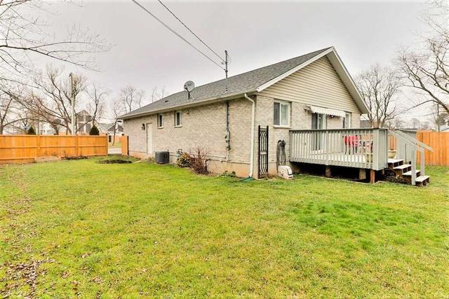 3640 Aberdeen St, House detached with 2 bedrooms, 2 bathrooms and 5 parking in Niagara Falls ON | Image 11