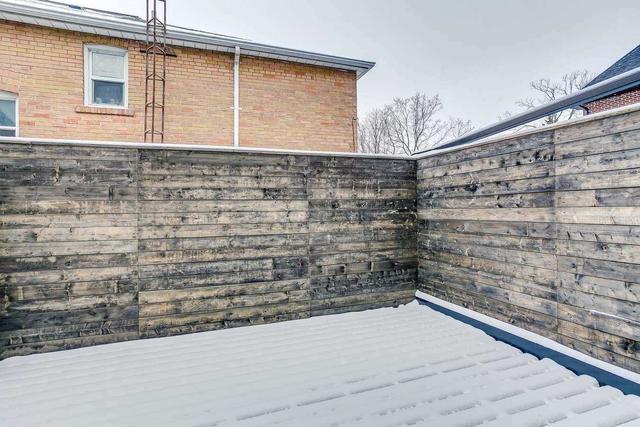 b - 243 Lytton Blvd, House attached with 3 bedrooms, 3 bathrooms and 2 parking in Toronto ON | Image 14