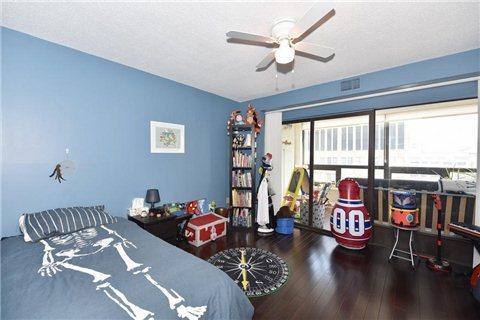 1405 - 62 Wellesley St W, Condo with 2 bedrooms, 2 bathrooms and 1 parking in Toronto ON | Image 19