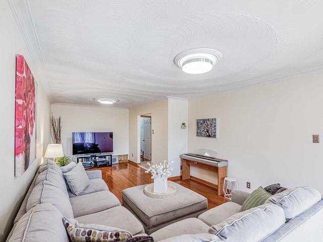 4109 Clevedon Dr, House semidetached with 3 bedrooms, 2 bathrooms and 5 parking in Mississauga ON | Image 28