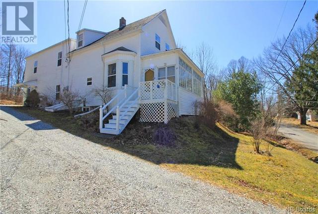 17 Acadia Crescent, House detached with 3 bedrooms, 2 bathrooms and null parking in Hampton NB | Image 2