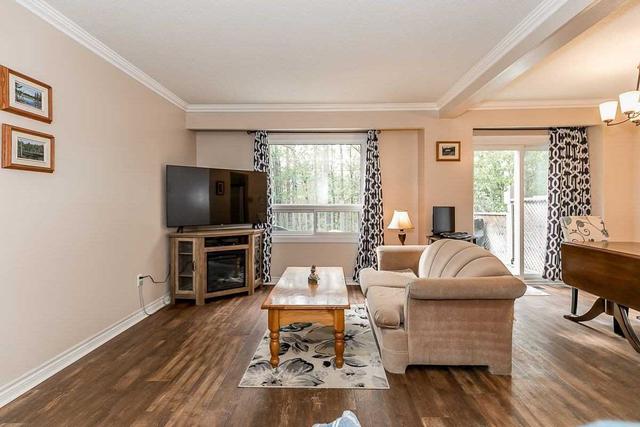 67 Burns Circ, House attached with 3 bedrooms, 1 bathrooms and 3 parking in Barrie ON | Image 38