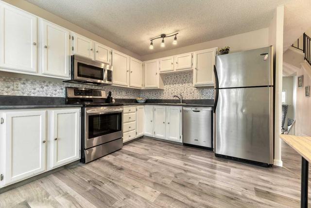 204 Queenston Heights Se, Home with 3 bedrooms, 1 bathrooms and 1 parking in Calgary AB | Image 12
