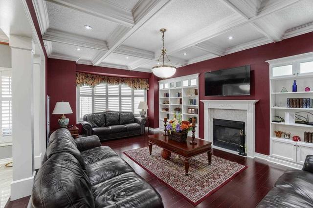 10 Rhapsody Cres, House detached with 5 bedrooms, 7 bathrooms and 6 parking in Brampton ON | Image 3