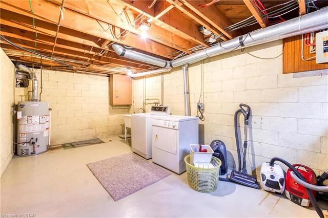 Laundry room with private entrance | Image 32