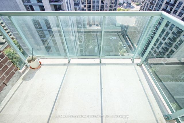 lph06 - 7 Michael Power Pl, Condo with 1 bedrooms, 1 bathrooms and 1 parking in Toronto ON | Image 8