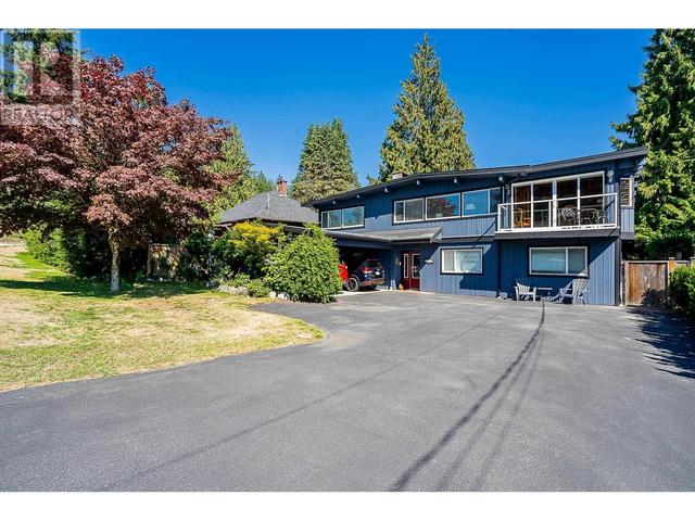 1372 Lennox Street, House detached with 5 bedrooms, 3 bathrooms and 5 parking in North Vancouver BC | Image 2