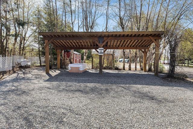 2813 Highway 3, House detached with 3 bedrooms, 2 bathrooms and null parking in Central Kootenay B BC | Image 5