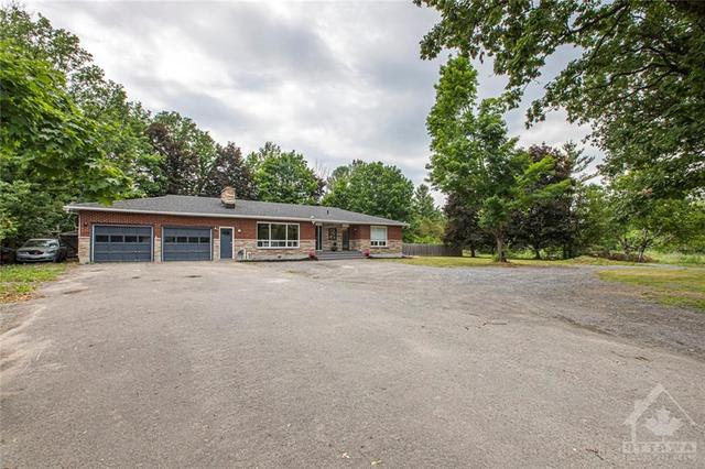 7887 Highway 15 Highway, House detached with 2 bedrooms, 2 bathrooms and 10 parking in Beckwith ON | Image 4