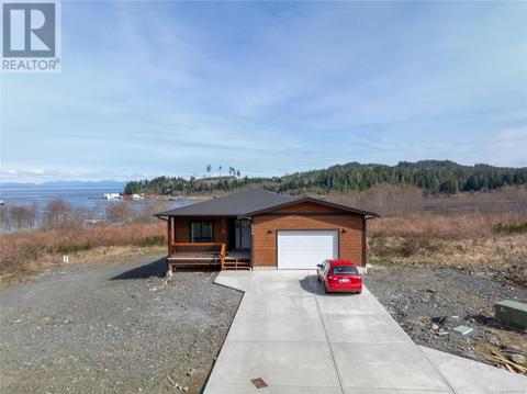 6235 Hunt St, House detached with 4 bedrooms, 3 bathrooms and 4 parking in Port Hardy BC | Card Image