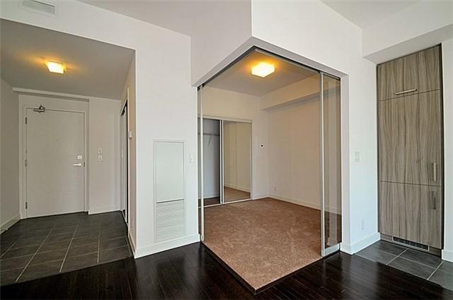 1301 - 14 York St, Condo with 3 bedrooms, 2 bathrooms and 1 parking in Toronto ON | Image 8
