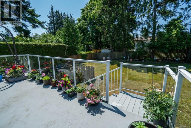 1875 Grandview Dr, House detached with 4 bedrooms, 3 bathrooms and 4 parking in Saanich BC | Image 34