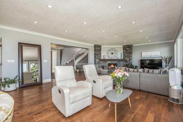 1888 Bay Shore Road Sw, House detached with 4 bedrooms, 2 bathrooms and 2 parking in Calgary AB | Image 9