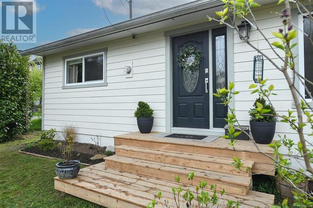 1380 Cumberland Rd, House detached with 3 bedrooms, 2 bathrooms and 2 parking in Courtenay BC | Image 13
