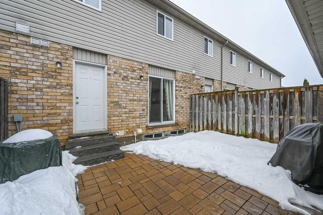 4 - 210 Dawn Ave, Townhouse with 3 bedrooms, 3 bathrooms and 1 parking in Guelph ON | Image 24
