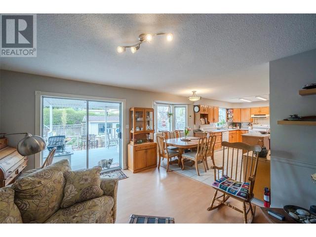 166 Heather Place, House detached with 5 bedrooms, 3 bathrooms and 2 parking in Penticton BC | Image 21