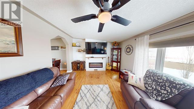 401 9 Avenue, House other with 3 bedrooms, 1 bathrooms and 6 parking in Bassano AB | Image 4
