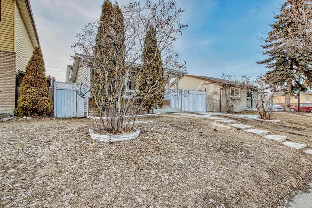 107 Erin Woods Drive Se, House detached with 5 bedrooms, 2 bathrooms and 2 parking in Calgary AB | Image 40