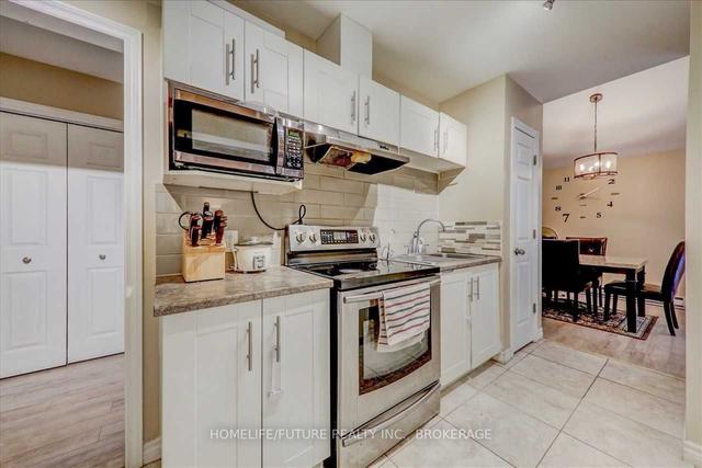 61 - 59 Driftwood Ave, Townhouse with 3 bedrooms, 2 bathrooms and 1 parking in Toronto ON | Image 3