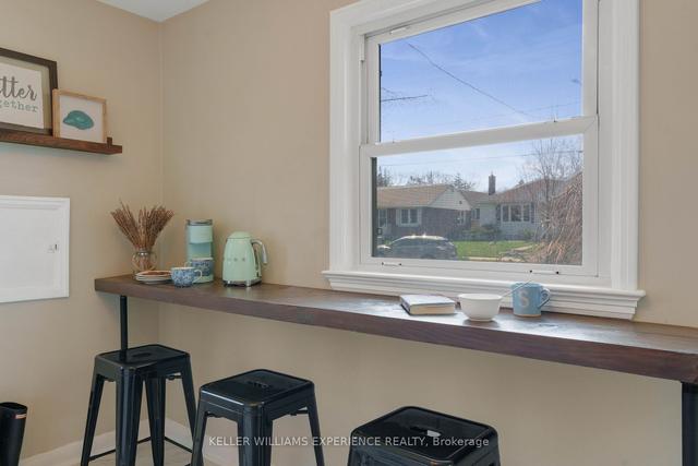 145 Cook St, House detached with 3 bedrooms, 2 bathrooms and 3 parking in Barrie ON | Image 6