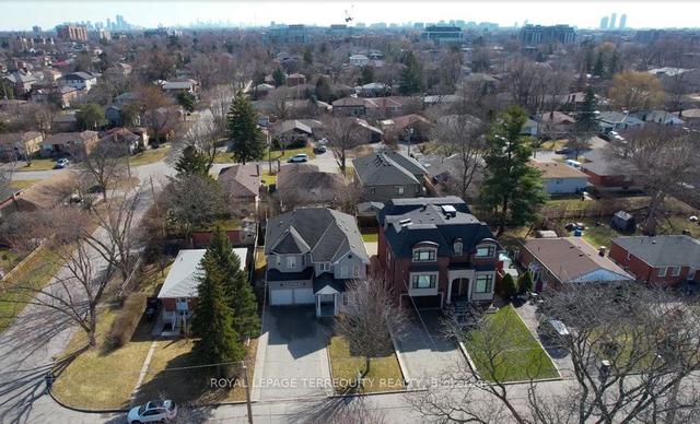111 Brighton Ave, House detached with 4 bedrooms, 5 bathrooms and 8 parking in Toronto ON | Image 34