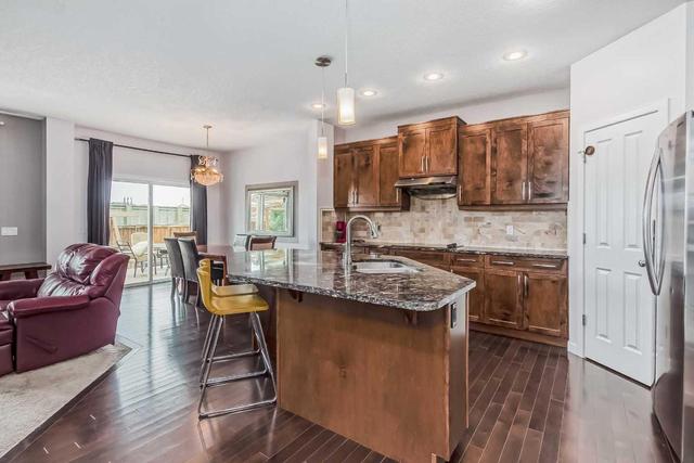 213 Panton Way Nw, House detached with 4 bedrooms, 3 bathrooms and 2 parking in Calgary AB | Image 3