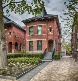 39 Howland Ave, House detached with 3 bedrooms, 3 bathrooms and 1 parking in Toronto ON | Image 1