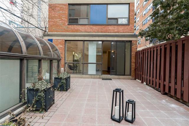 th 01 - 105 Mccaul St, Condo with 3 bedrooms, 3 bathrooms and 0 parking in Toronto ON | Image 15