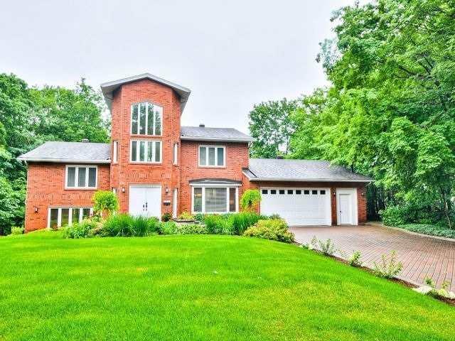 11 Fairhaven Way, House detached with 3 bedrooms, 3 bathrooms and 10 parking in Ottawa ON | Image 2