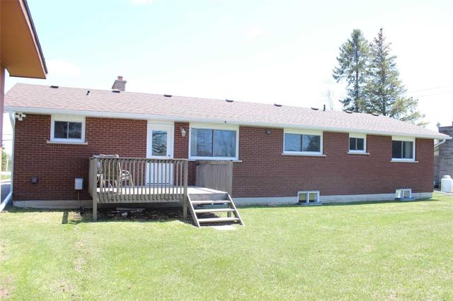 4049 Highway 35, House detached with 3 bedrooms, 2 bathrooms and 9 parking in Kawartha Lakes ON | Image 2