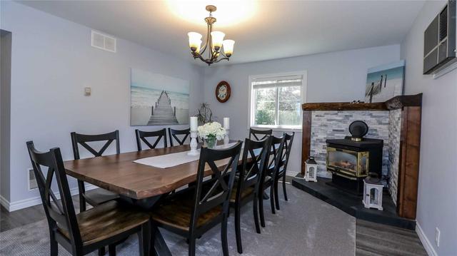 320 Lakeshore Rd E, House detached with 3 bedrooms, 2 bathrooms and 5 parking in Oro Medonte ON | Image 11