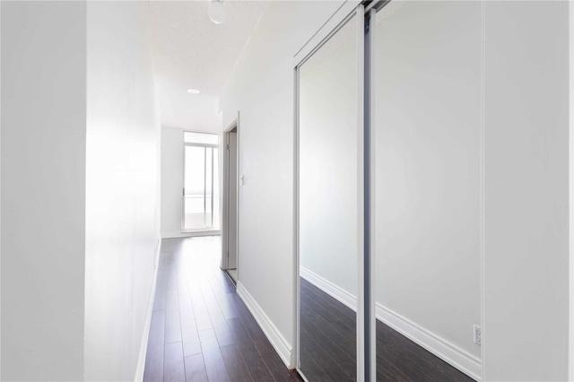 923 - 230 Queens Quay W, Condo with 1 bedrooms, 1 bathrooms and 1 parking in Toronto ON | Image 25