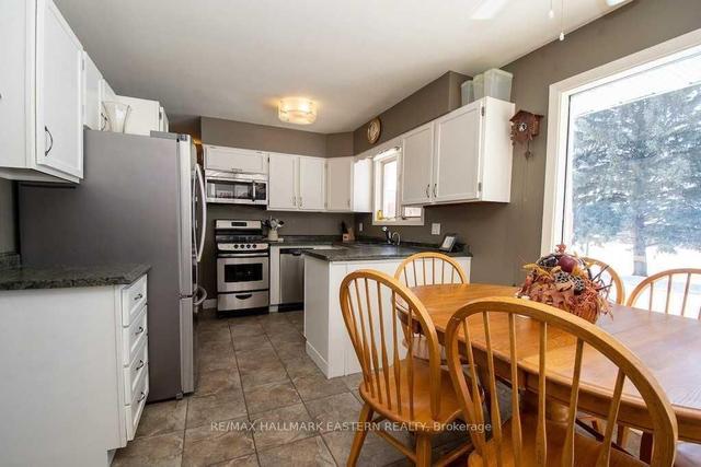 1032 East Communication Rd, House detached with 3 bedrooms, 2 bathrooms and 6 parking in Selwyn ON | Image 26