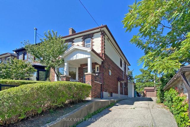 12 Dewson St, House semidetached with 3 bedrooms, 2 bathrooms and 1 parking in Toronto ON | Image 12