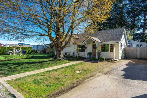 7550 Melville Street, House detached with 3 bedrooms, 2 bathrooms and null parking in Chilliwack BC | Card Image