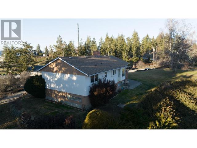 3975 Todd Road, House detached with 4 bedrooms, 2 bathrooms and 10 parking in Kelowna BC | Image 56