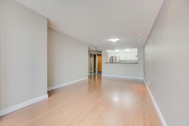 Sph208 - 28 Hollywood Ave, Condo with 1 bedrooms, 1 bathrooms and 1 parking in Toronto ON | Image 10