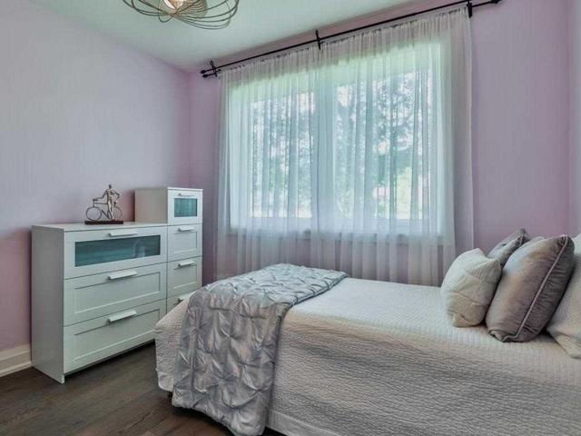 17 Treadgold Cres, House detached with 3 bedrooms, 2 bathrooms and 4 parking in Toronto ON | Image 10