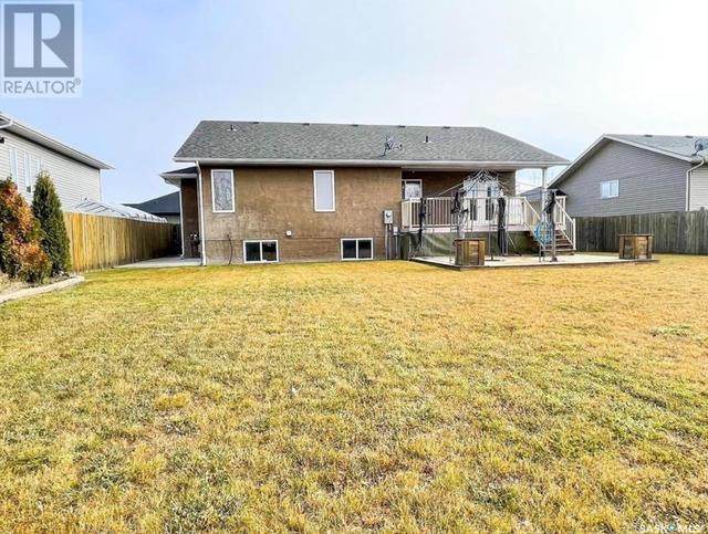 48 Gibson Street, House detached with 4 bedrooms, 3 bathrooms and null parking in Meadow Lake SK | Image 14